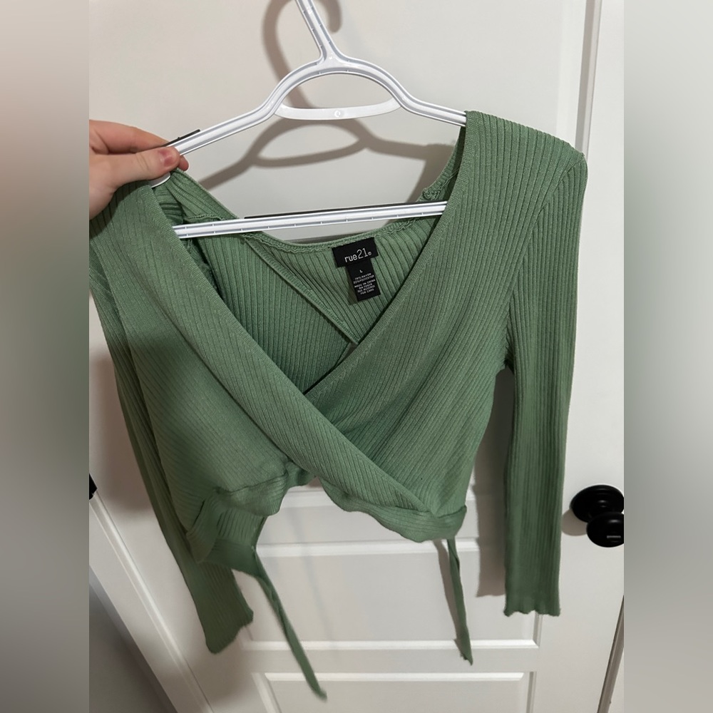 Crop top that crosses and ties